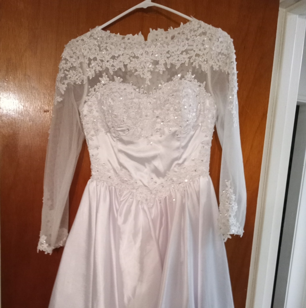 Junior wedding or prom dress